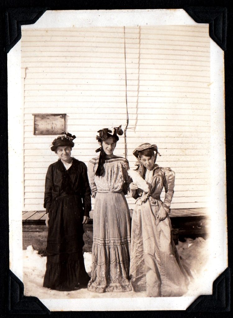 Joe Darvid and boys at Easton schoolhouse 1933